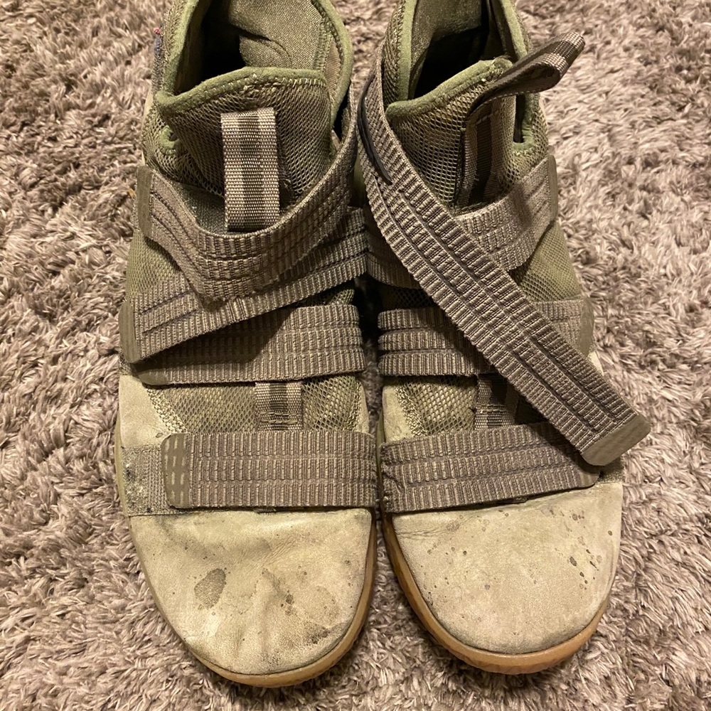 Nike LeBron Soldier